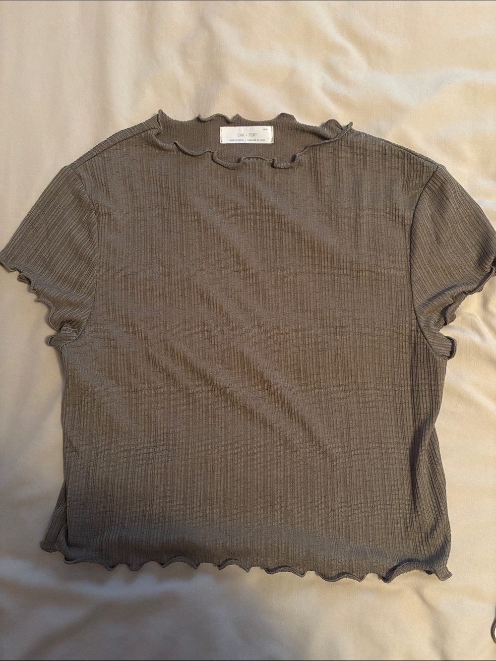 Oak + Fort Ribbed Lettuce-Edge Crewneck Top